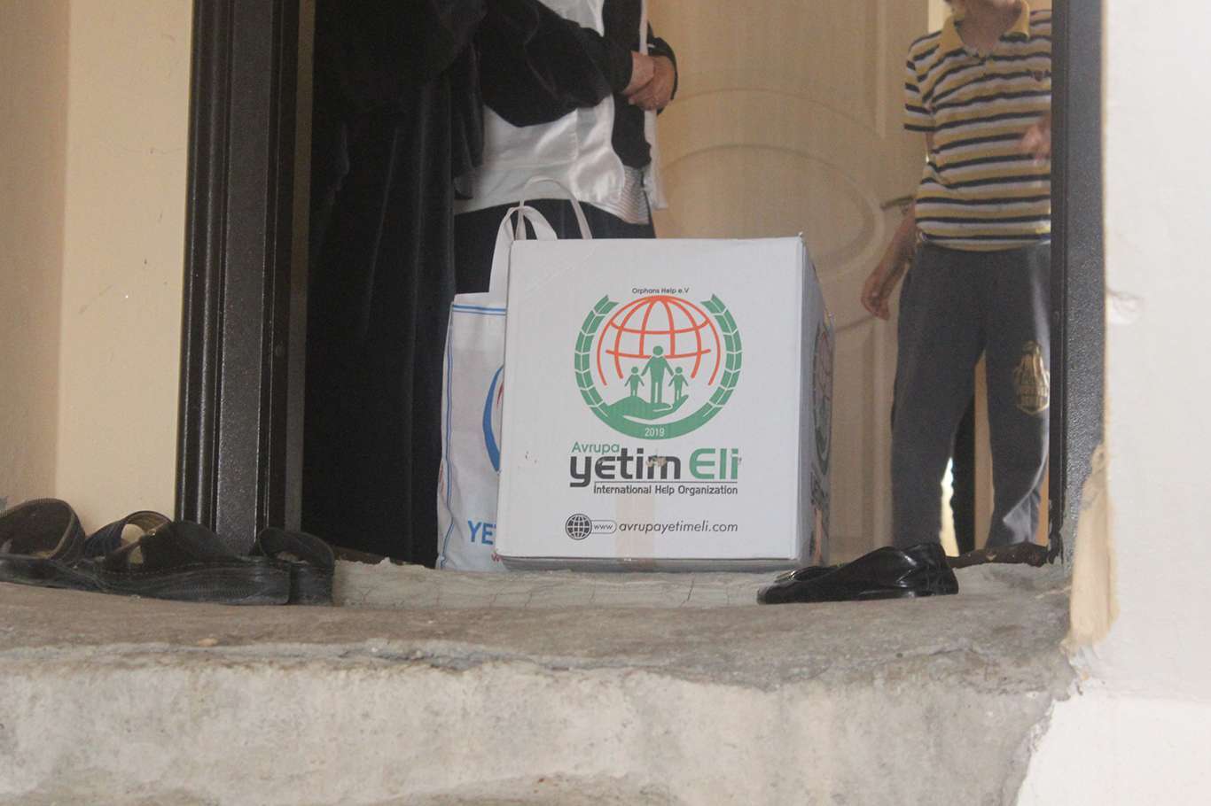 European Yetim Eli delivers food aid to hundreds of families in southeastern Turkey